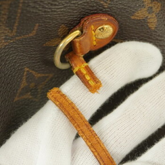 Louis Vuitton Monogram Neverfull MM Tote Bag - Picture 6 of 14